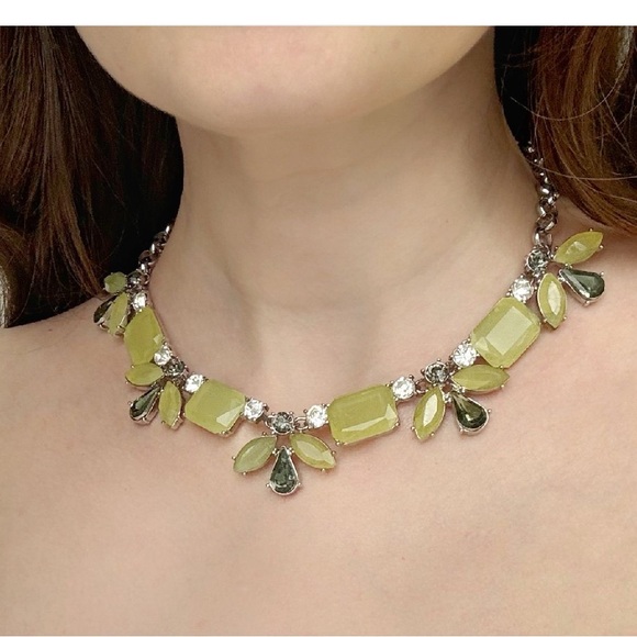 ๐๐ Host Pick ๐๐ Banana Republic Necklace! - Picture 4 of 4